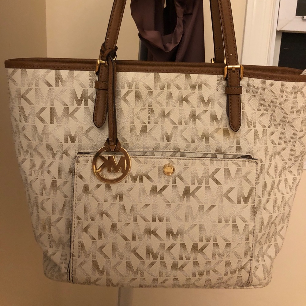 Michael Kors signature bag- cream/tan